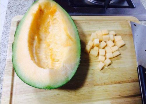 吃哈密瓜的记录,甜蜜滋味，回味无穷