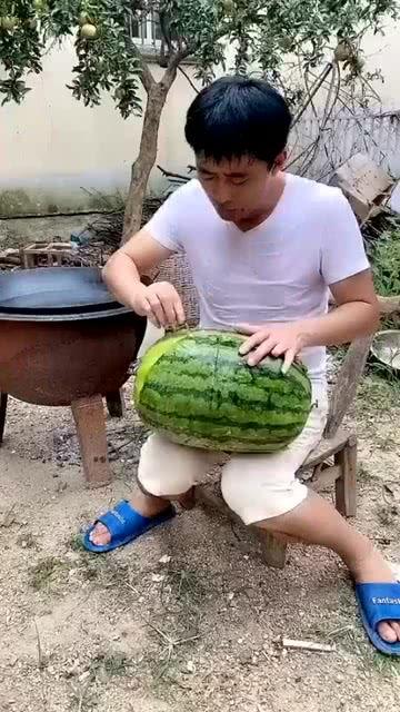 皮皮的皮吃瓜,一场别开生面的吃瓜盛宴