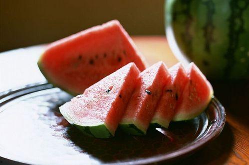 夏天吃瓜的古诗,古韵诗中的消暑美味