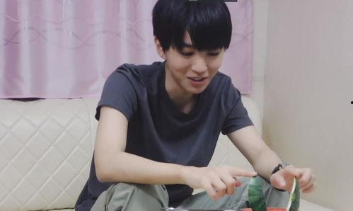 黄俊凯吃瓜,揭秘娱乐圈背后的真相