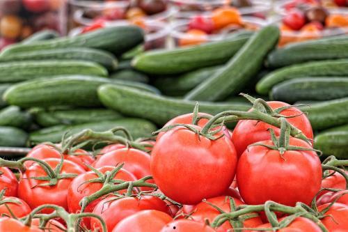 西红柿茭瓜能一起吃吗,营养搭配与食用建议