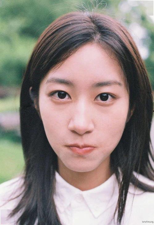 投稿吃瓜化妆,轻松变身时尚达人