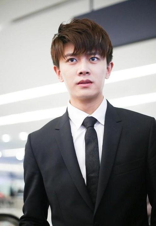 综艺吃瓜群众任嘉伦,综艺吃瓜群众，揭秘娱乐圈幕后故事