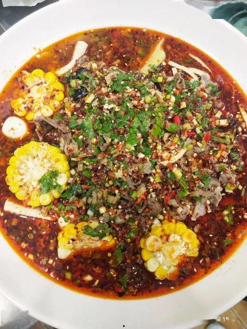 刘大瓜吃麻辣鱼头,舌尖上的麻辣盛宴