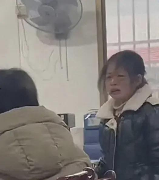 大学教师遇袭吃瓜,一场校园暴力的反思与警示