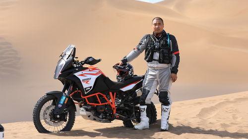 吃瓜定州女骑ktm,吃瓜群众热议的焦点人物