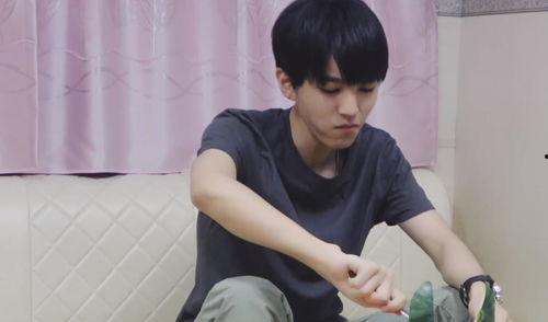 黄俊凯吃瓜,揭秘娱乐圈背后的真相