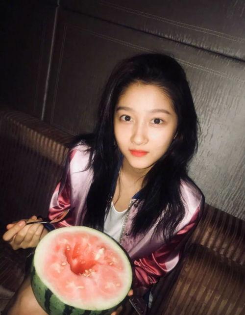 吃瓜图片拍照,揭秘吃瓜图片背后的故事